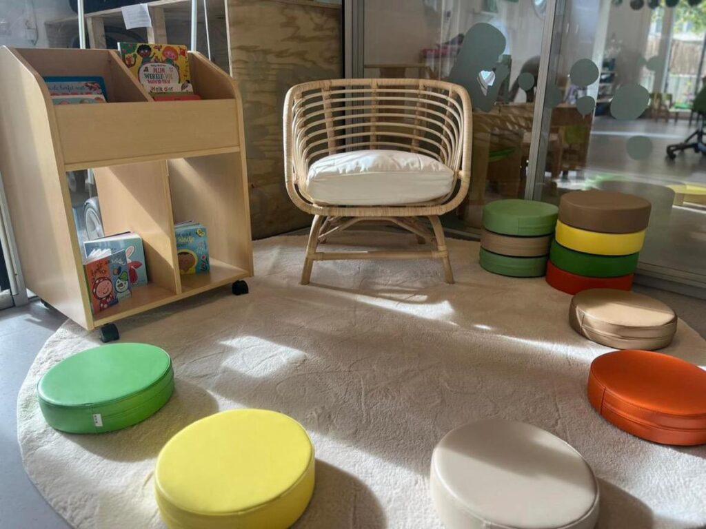 Zithoekje voor het voorlezen bij kinderdagverblijf in Delft Zo aan de Palmyraplaats