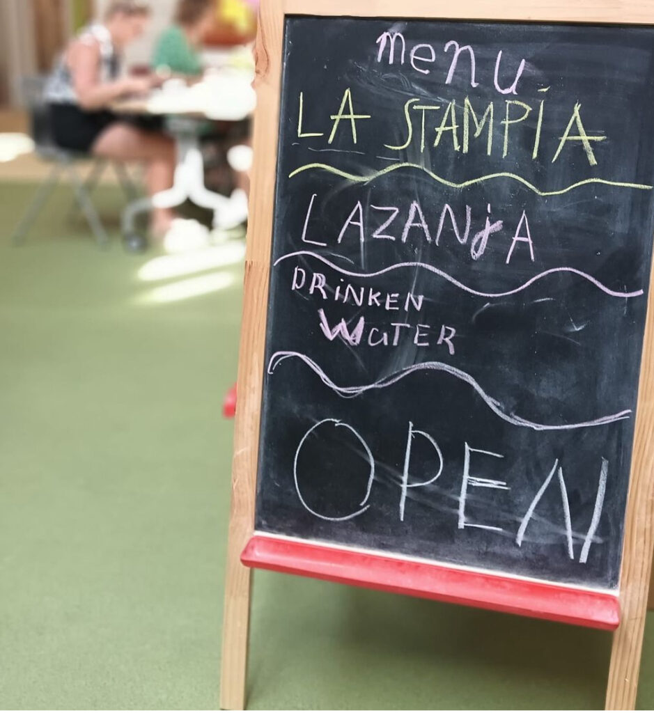 Menu van ons restaurant op de kinderopvang voor de goede doelen maand